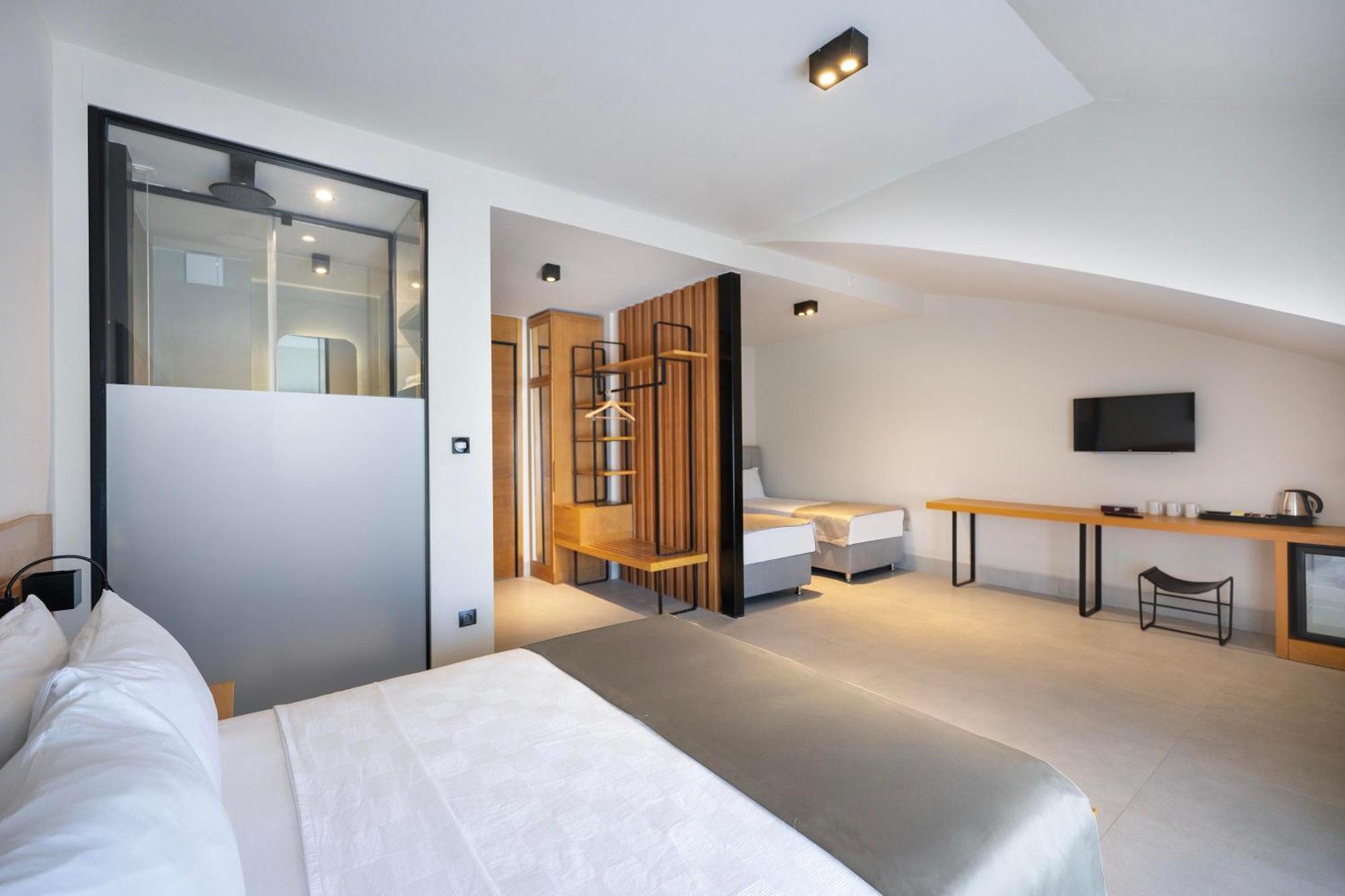 Otel Lei